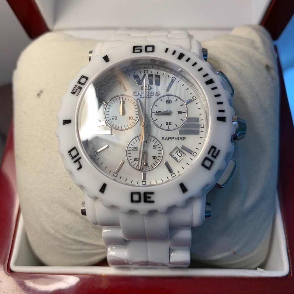 Women’s White Oniss #8110-L Watch